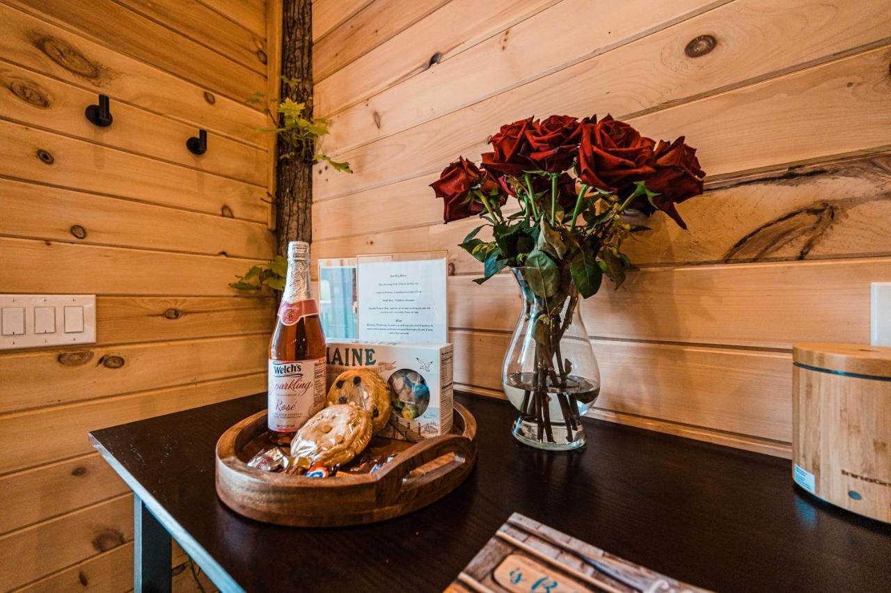 Moonlight Treehouse At Belgrade Hospitality 빌라 외부 사진