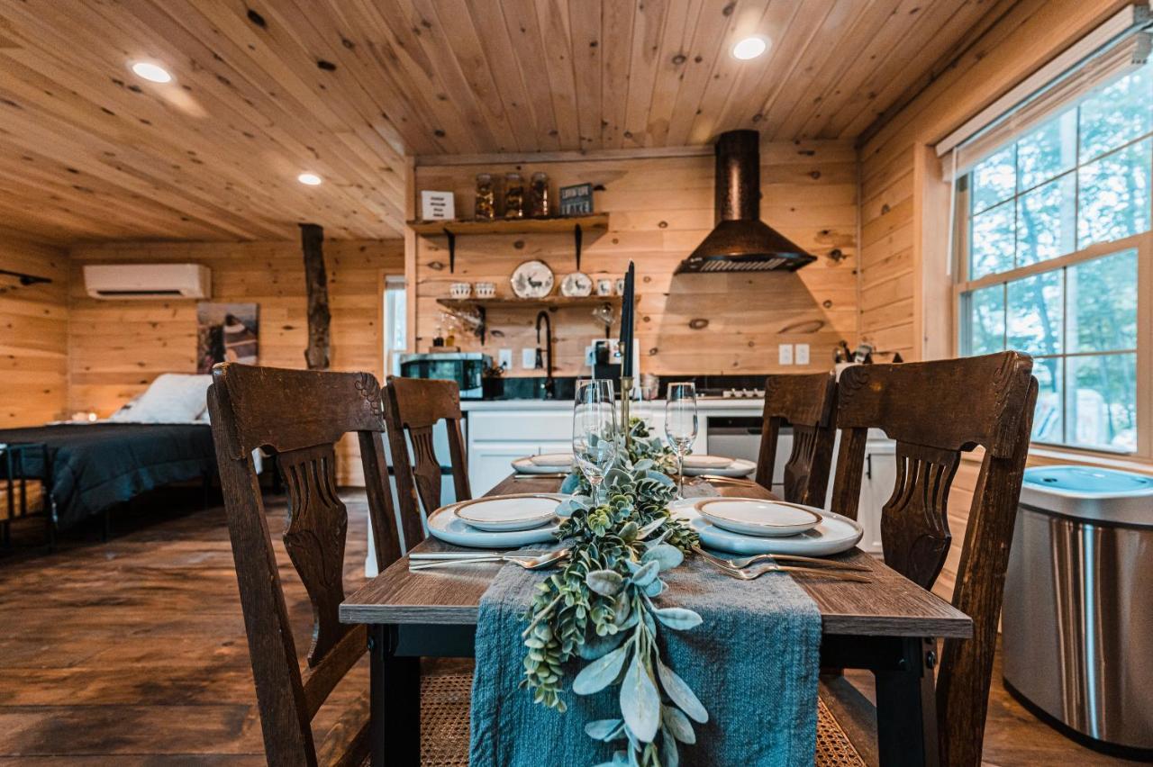Moonlight Treehouse At Belgrade Hospitality 빌라 외부 사진