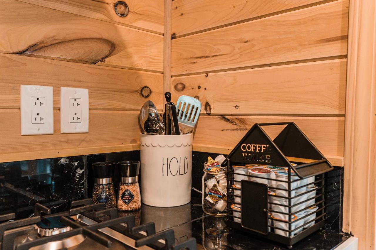 Moonlight Treehouse At Belgrade Hospitality 빌라 외부 사진