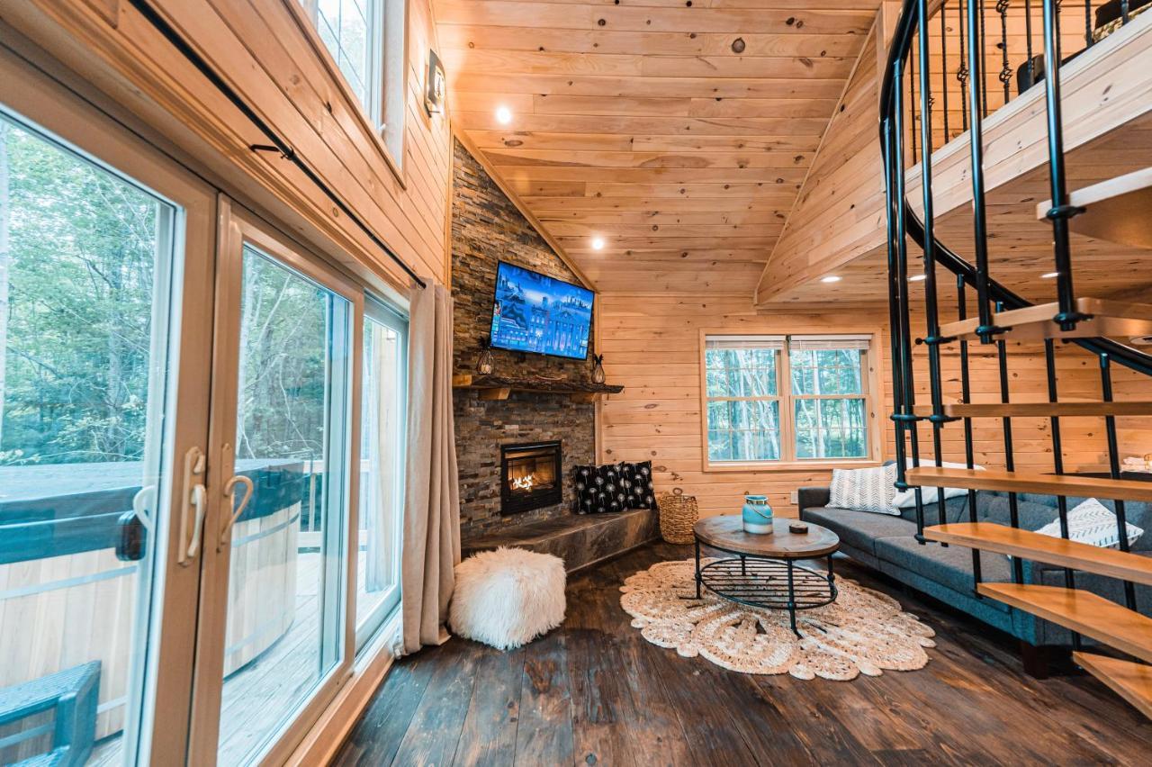 Moonlight Treehouse At Belgrade Hospitality 빌라 외부 사진